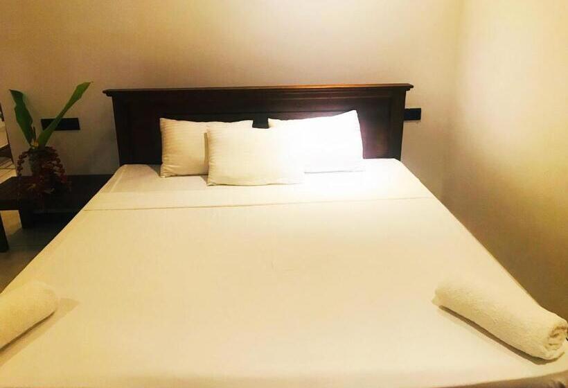 Номер Стандарт Вид на Сад, Chamara Inn