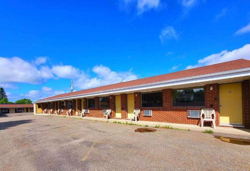 Номер Стандарт, Motel St Pamphile