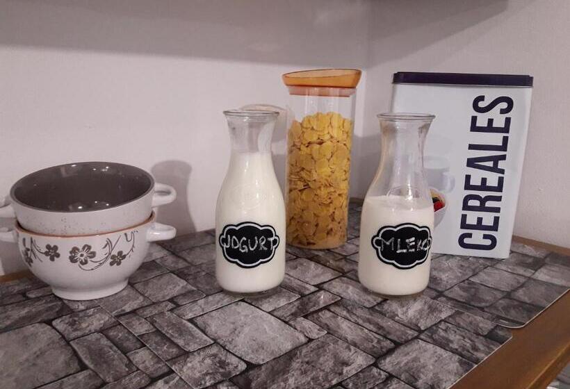 اتاق استاندارد با سرویس بهداشتی مشترک, Hostel Hildegarden