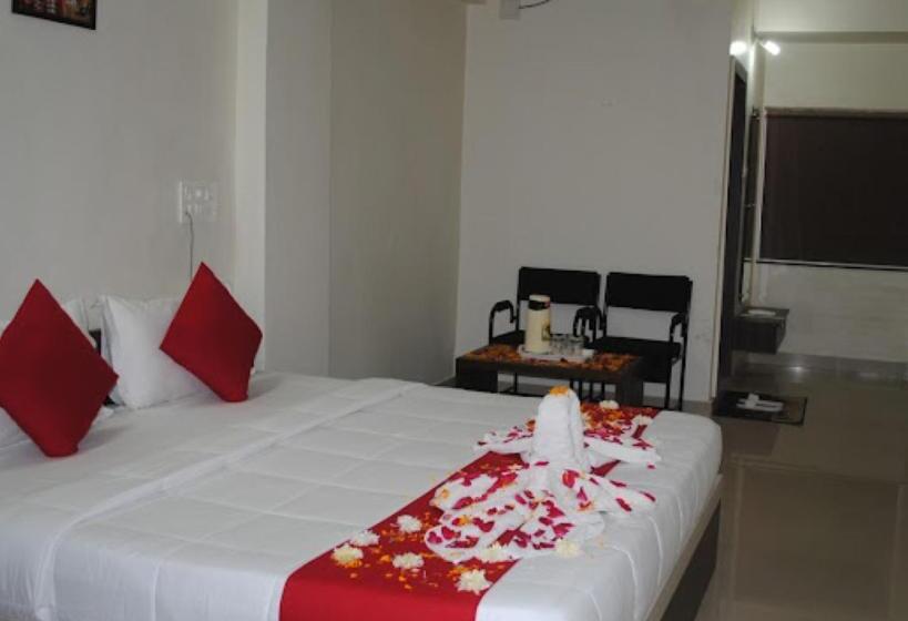 Номер Стандарт, Bhavya Hotel Morbi