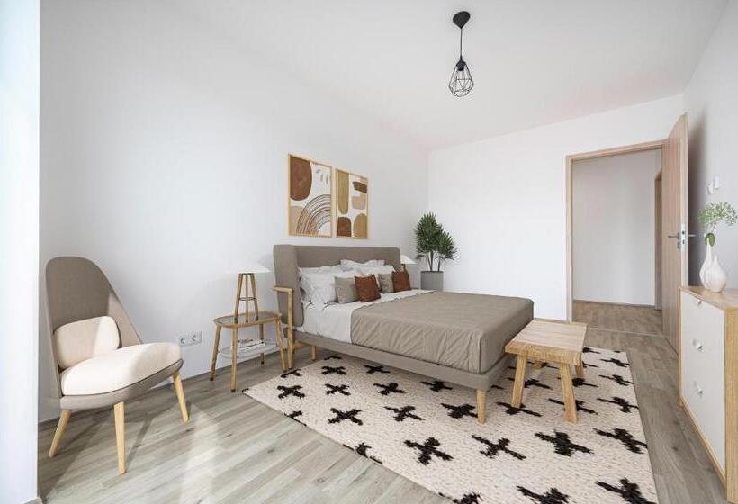 Escritório Estándar, Hock Residence By Vagabond