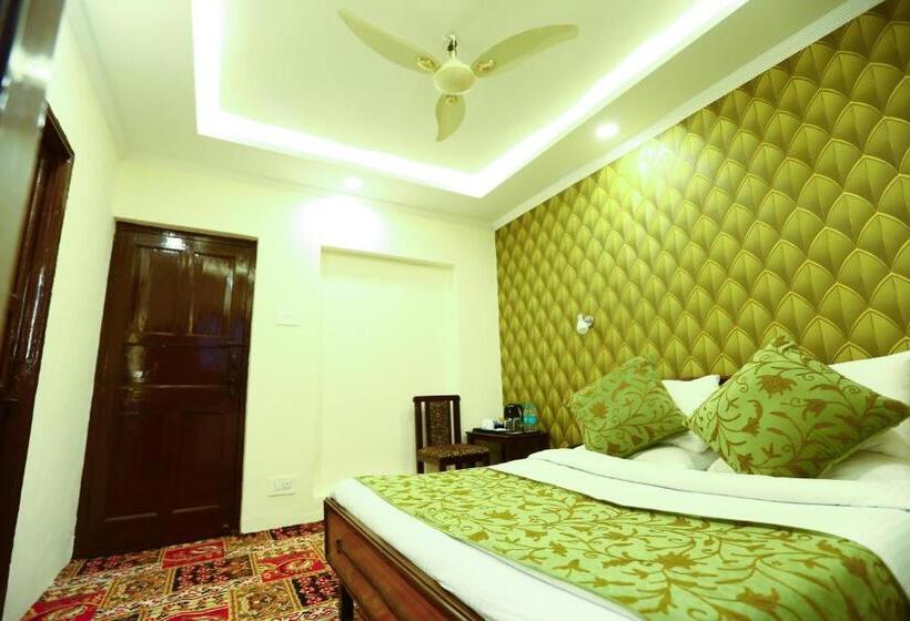 Номер Deluxe, Aashiyana Hotel By Elegant
