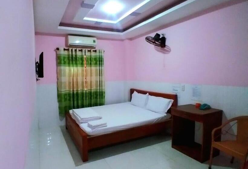 اتاق لوکس, Ngọc Anh