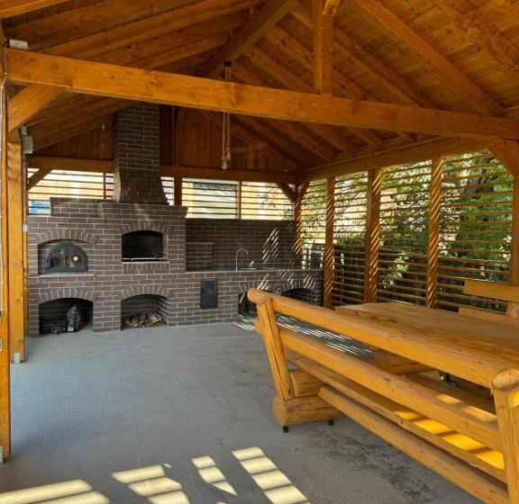 اتاق لوکس, The Nest