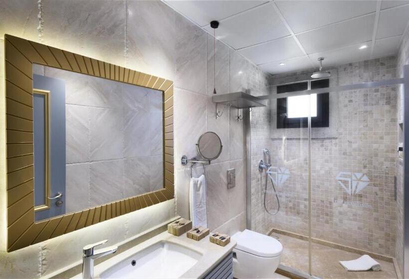 带按摩浴盆的套房, Five Diamonds Hotels