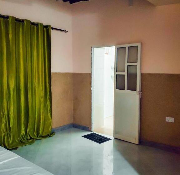 اتاق استاندارد, Mambo House