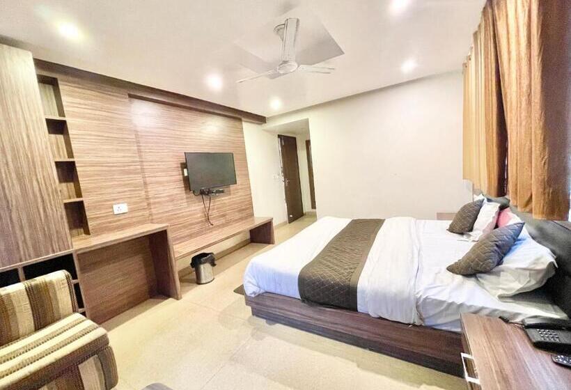 스탠다드 트리플 룸, Savoy Residency Inn ! Mussoorie होटल सवॉय रेजीडेंसी इन, হোটেল সাভয় রেসিডেন্সি ইন , Near Mall Road H