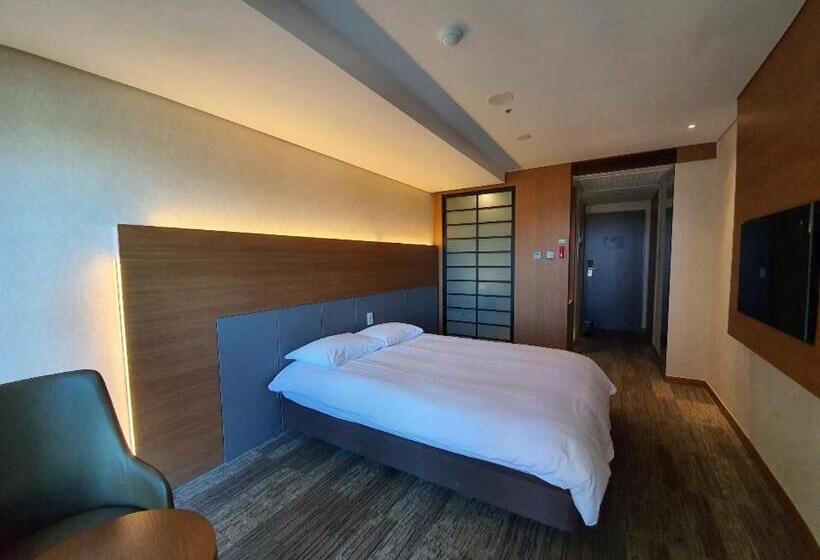 اتاق لوکس با تخت بزرگ, Golden Tulip Jeju Seongsan