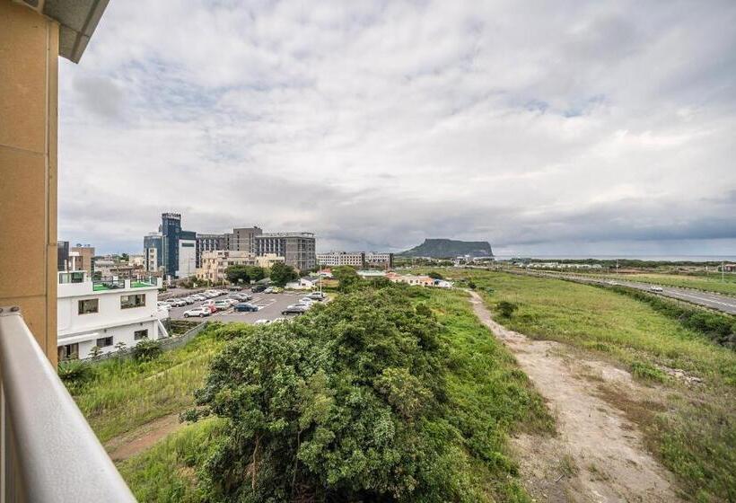 Семейный Номер Вид на Море, Golden Tulip Jeju Seongsan