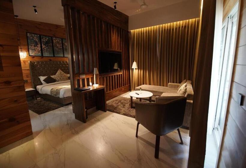 스탠다드 룸 산 전망, Kasauli Hills Resort