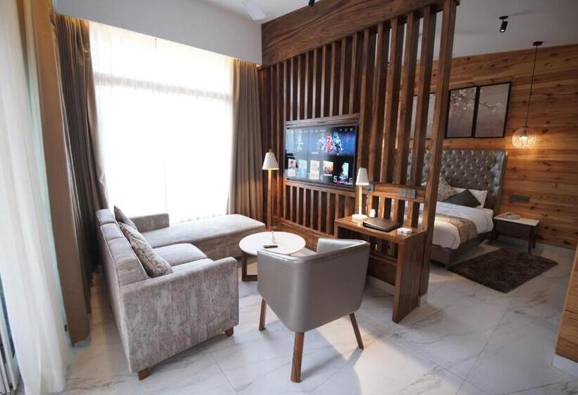 스탠다드 룸 산 전망, Kasauli Hills Resort