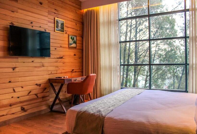 패밀리 스위트, Kasauli Hills Resort