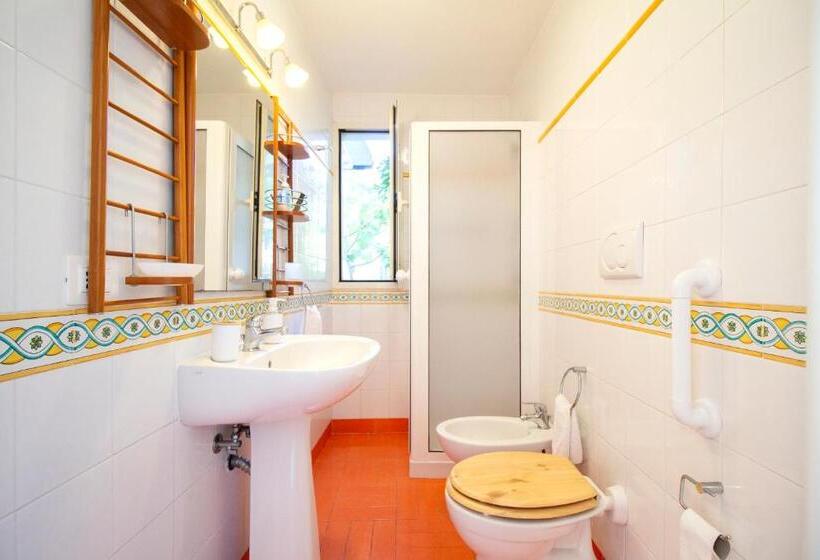 Семейный Номер, La Casa Del Sole   Beachfront B&b   Anzio
