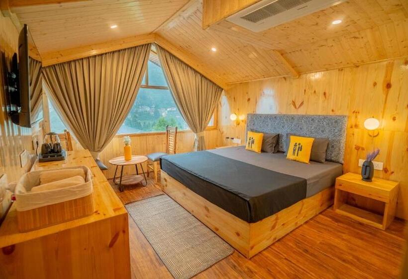 اتاق لوکس با چشم‌انداز, The Hosteller Old Manali, Manu Temple
