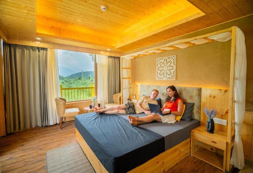 اتاق سوپریور با چشم‌انداز, The Hosteller Old Manali, Manu Temple
