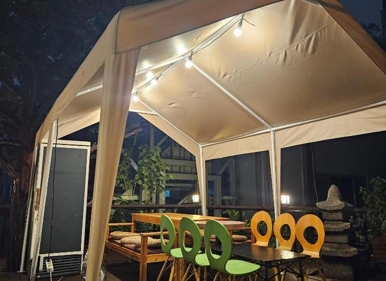 Quarto Estandar, Namsan Terrace