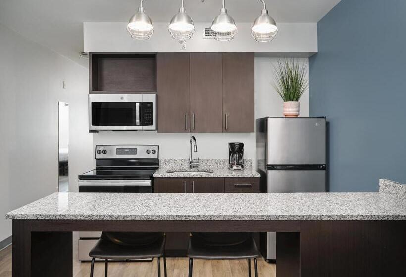 סוויטה, Stayapt Suites Waco