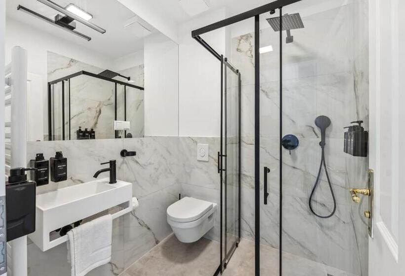 1 Bedroom Penthouse Apartment, Residenz Hugo