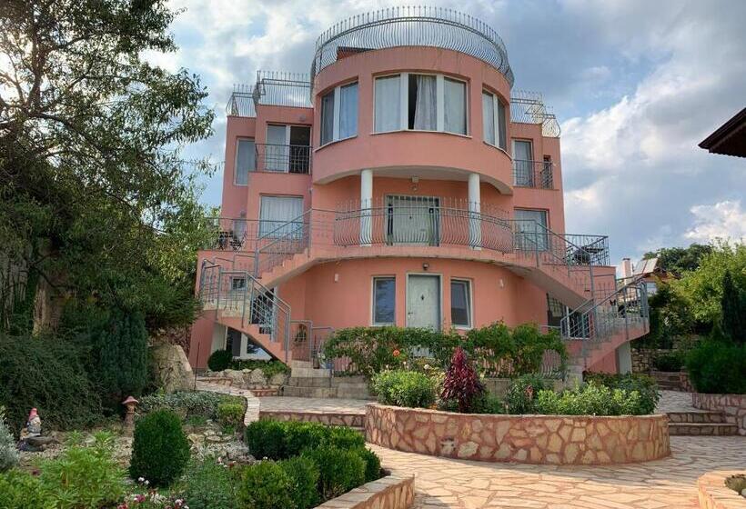 آپارتمان 2 خوابه با چشم‌انداز دریا, Sunray Guest House, Private Rooms & Apartment With Lovely Sea View