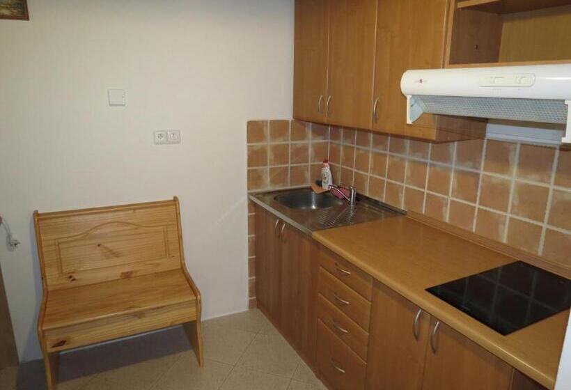침실 2개 아파트, Koula Apartments