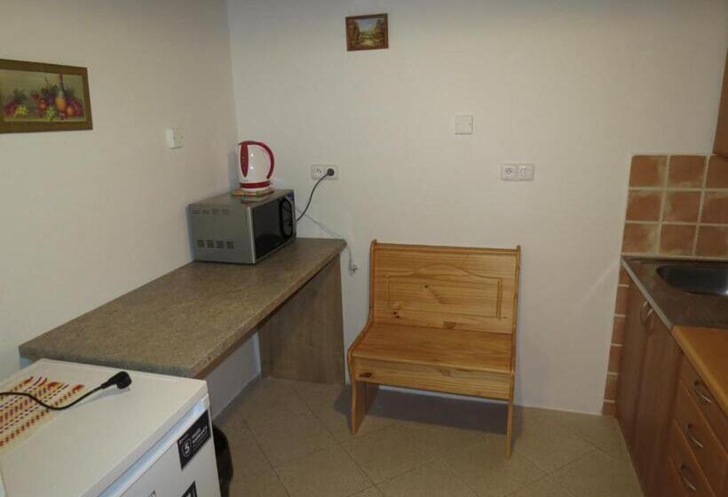 침실 2개 아파트, Koula Apartments
