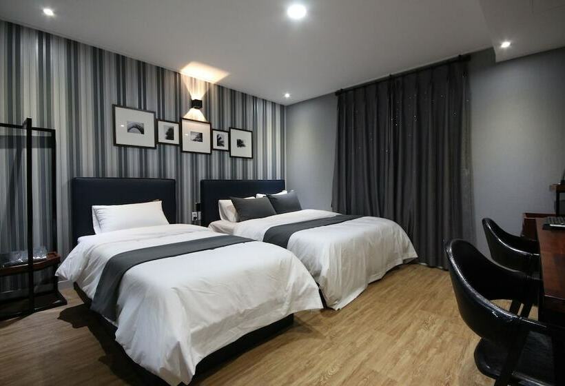 Номер Стандарт, Brown Dot Hotel Jinhae