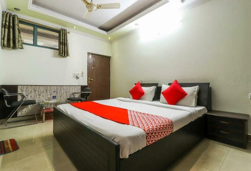 豪华房间, Sai Vatika Guest House