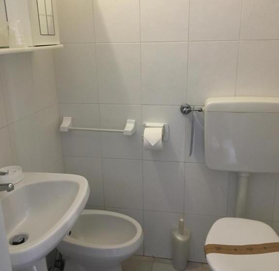 اتاق استاندارد با تخت بزرگ, Sanremo