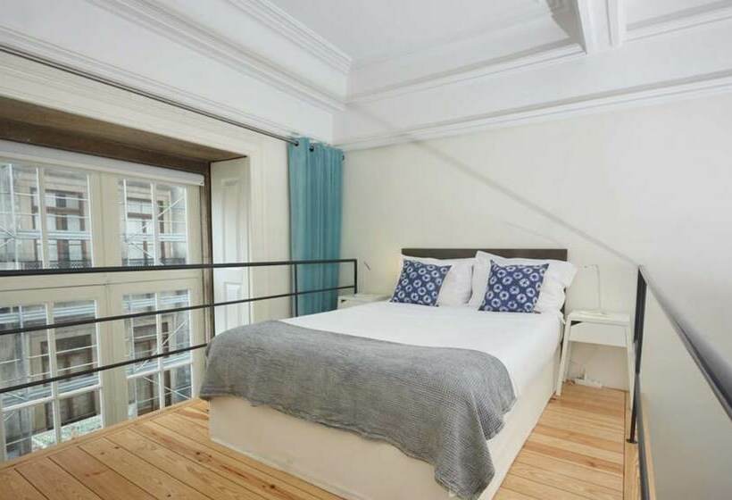 اتاق استاندارد با سرویس بهداشتی مشترک, The Passenger Hostel