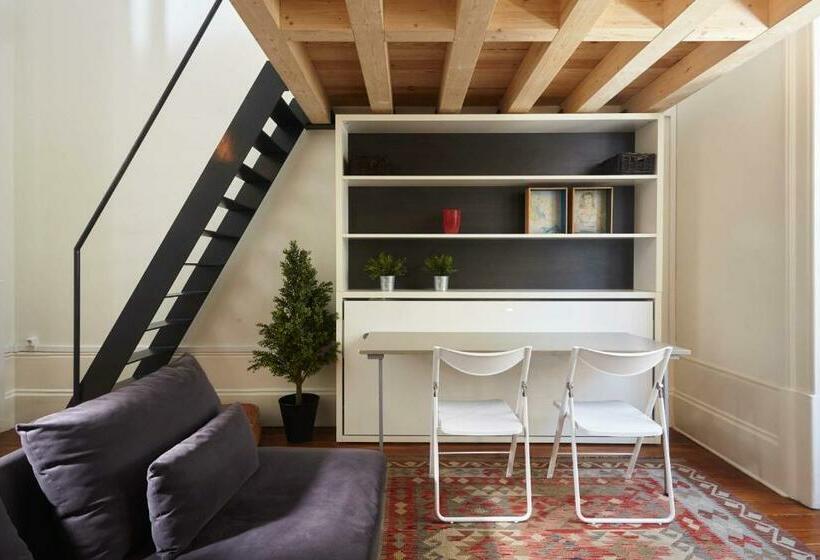 اتاق استاندارد با سرویس بهداشتی مشترک, The Passenger Hostel