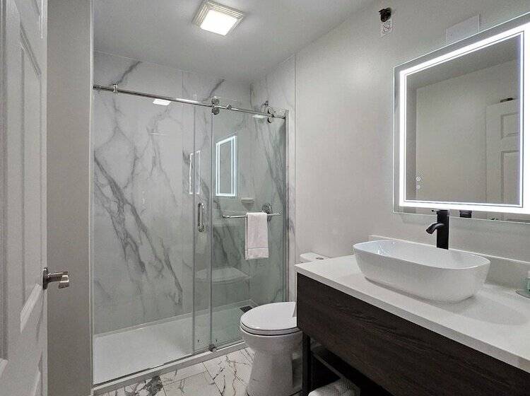 Люкс Адаптированный для Инвалидов, Quality Inn & Suites Columbia Harbison