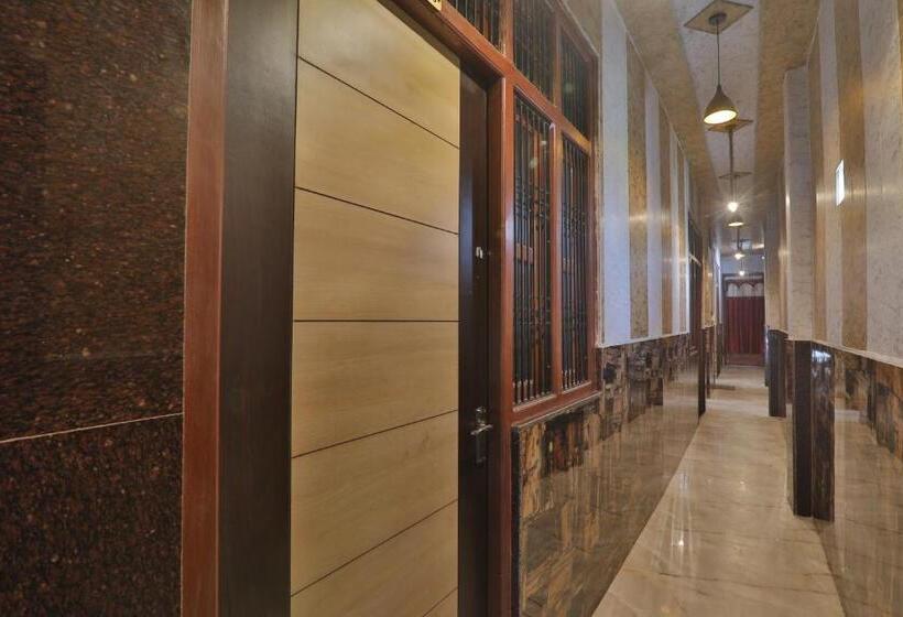 Номер Deluxe, Raghunandain Inn Near Shree Ram Janmbhumi Ayodhya