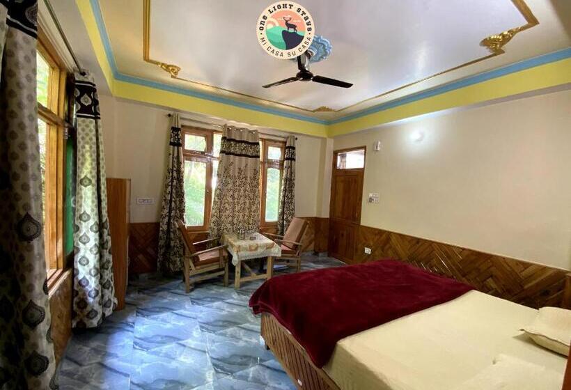 Номер Deluxe, Bhoj Hotel X One Light Stays