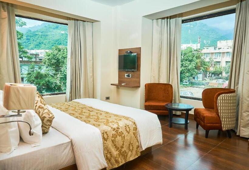 اتاق اجرایی, Ganpati Hotel Katra