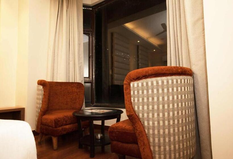 اتاق اکونومی, Ganpati Hotel Katra