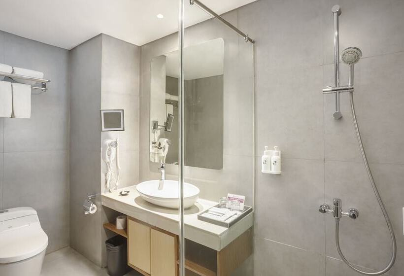 디럭스 룸 바다 전망, Swissbelinn Luwuk