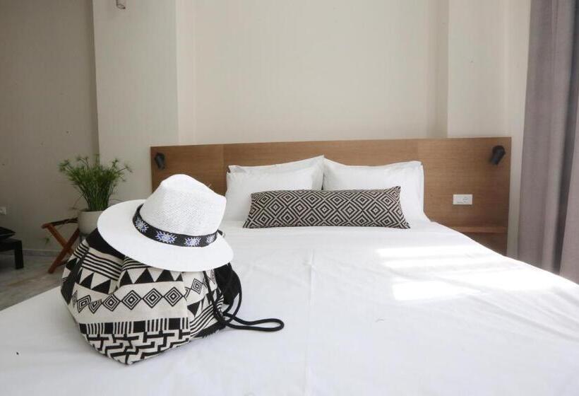 Полулюкс Повышенной Комфортности, Oiko Mini Suites