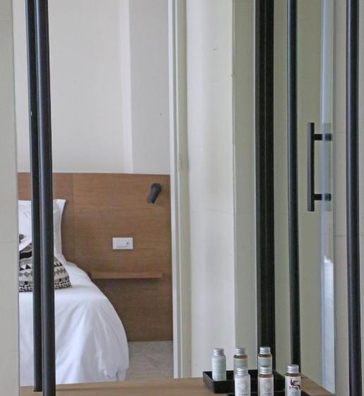 Полулюкс Повышенной Комфортности, Oiko Mini Suites
