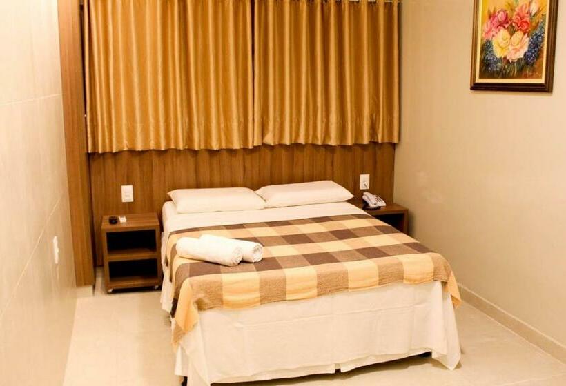 Quarto Estandar, Vila Rica