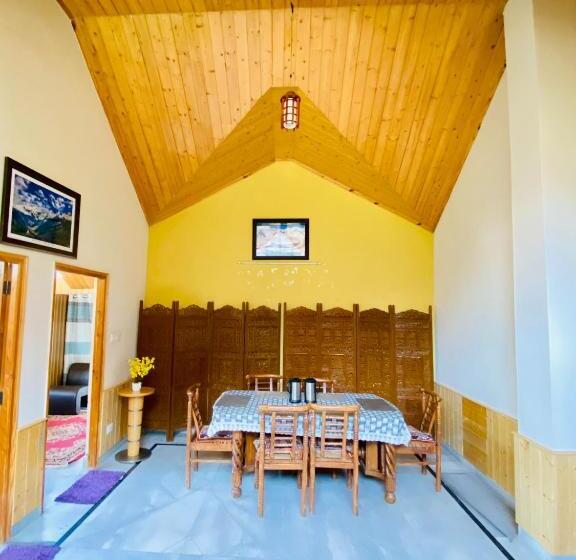 חדר משפחתי נוף להרים, Sai Cottage Shimla