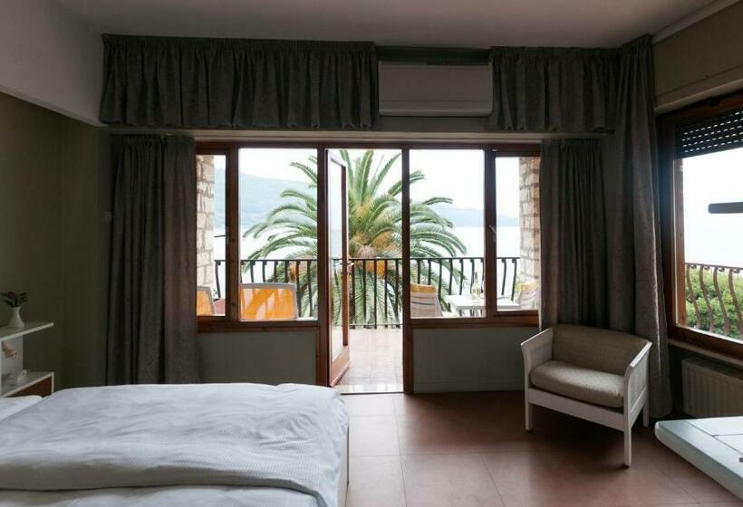 Chambre Standard, Forbisicle