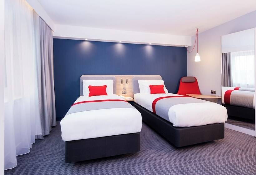 Номер Стандарт, Holiday Inn Express   Wigan, An Ihg