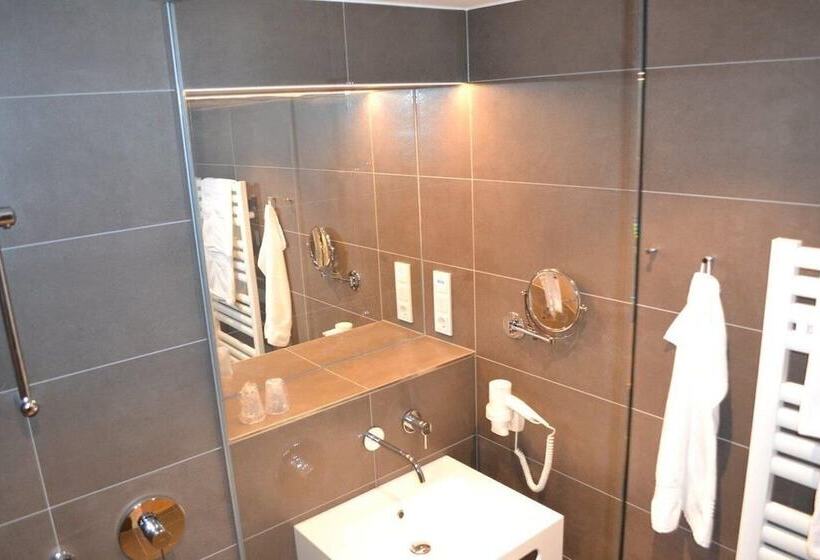 标准三人间, Jufa Hotel Hamburg Hafencity