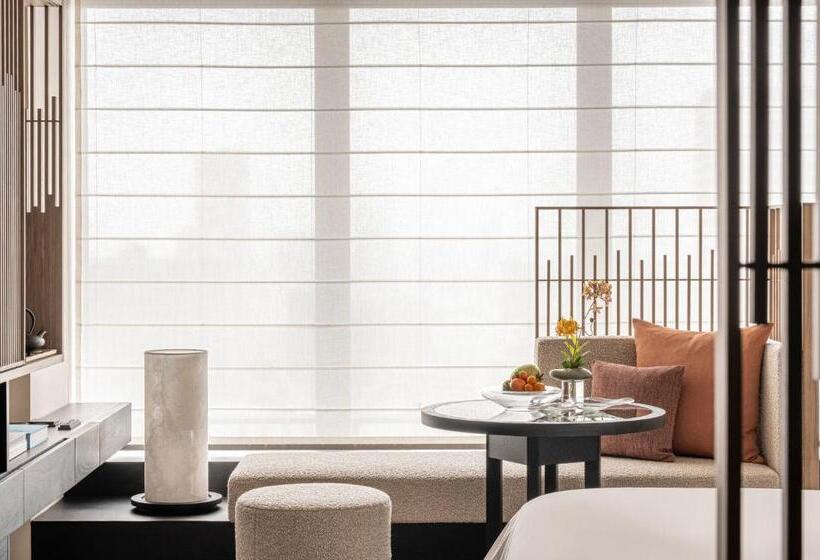 Номер Deluxe Кровать Кинг, Four Seasons Hotel Osaka