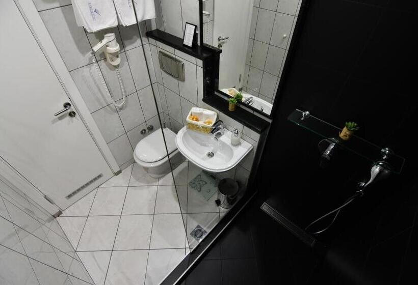 آپارتمان ممتاز دوخوابه رو به دریا, Boutique Hotel Kredo