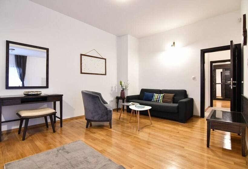 آپارتمان ممتاز دوخوابه رو به دریا, Boutique Hotel Kredo