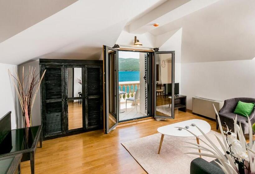 سوییت سوپریور, Boutique Hotel Kredo