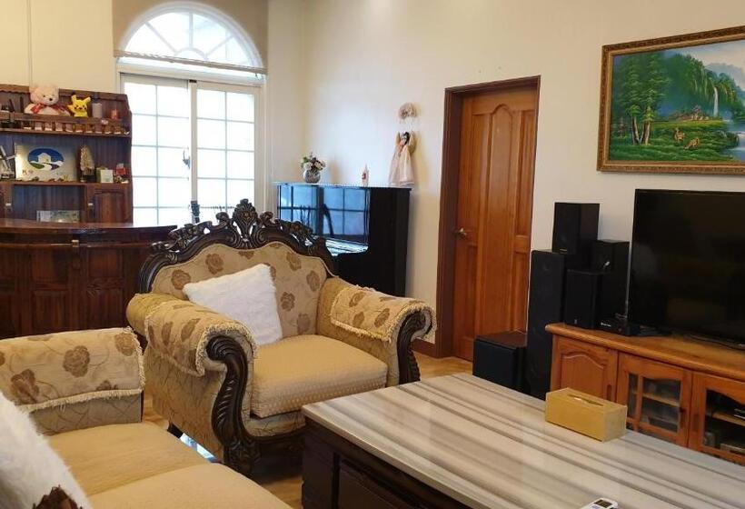 سوییت خانوادگی, Beauty Monroe B&b 可包棟 150吋投影 唱歌 夏日玩水 烤肉 電動麻將