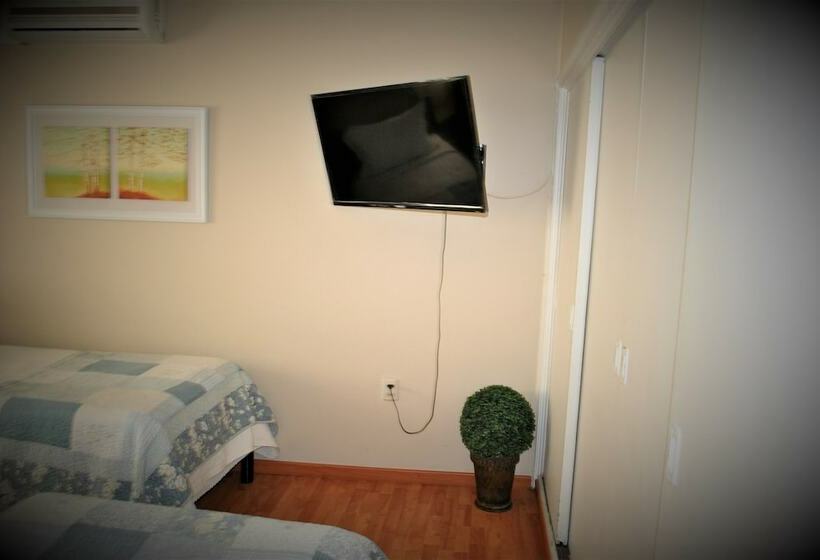 Трехместный Номер Стандарт Совместная Ванная, Hostal Pehuenche