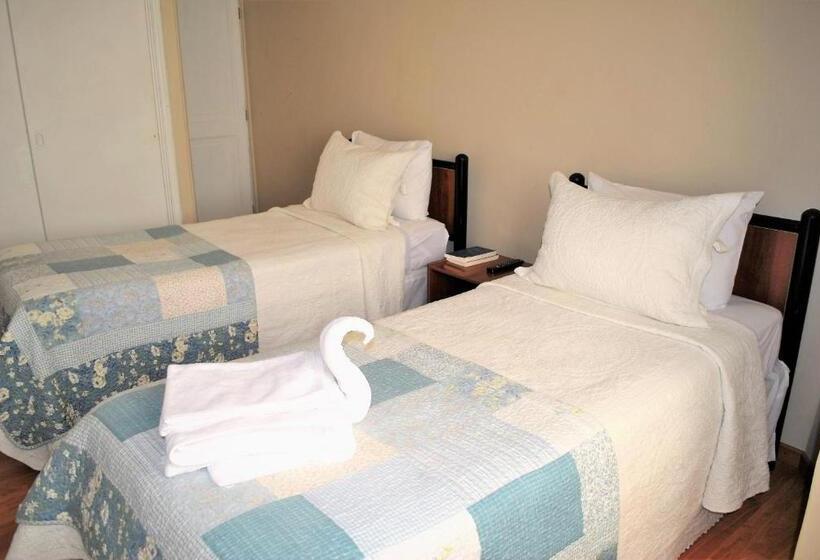 Трехместный Номер Стандарт Совместная Ванная, Hostal Pehuenche